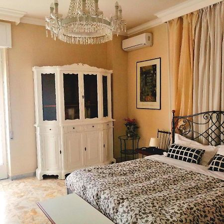 Ferienwohnung Residenza Carlo Di Borbone Caserta Exterior foto