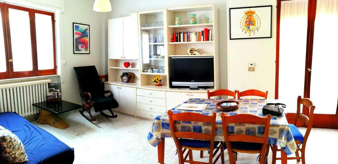 Ferienwohnung Residenza Carlo Di Borbone Caserta Exterior foto